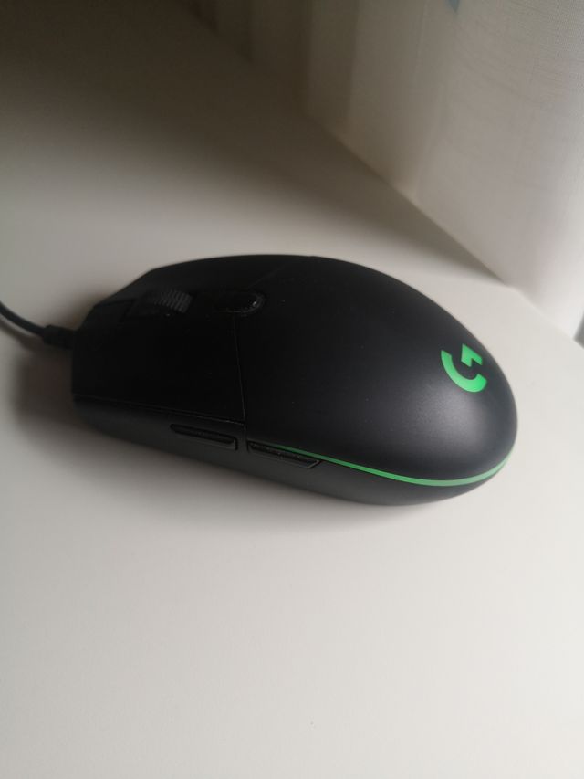 Ratón Gaming Logitech G203 LightSync Negro
