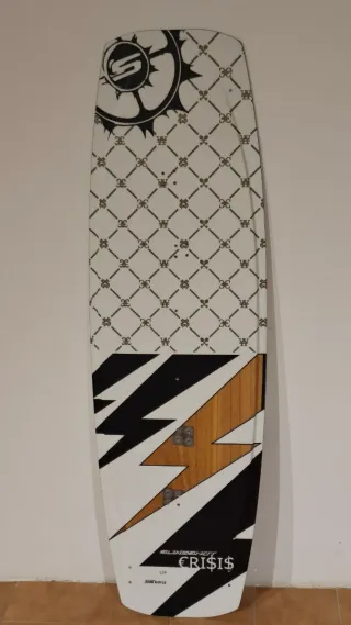 Tavola Kitesurf Slingshot Crisis 134