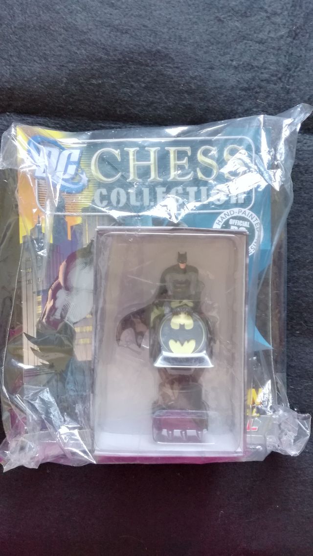 Figura Plomo DC Chess Batman Eaglemoss Batsignal