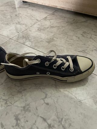 Zapatillas Converse Azul Marino y Blanco 