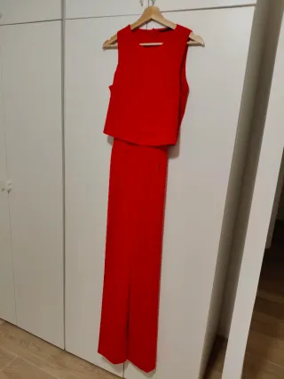 Mono largo Zara rojo espalda descubierta