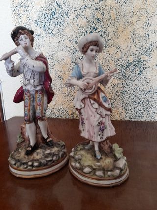 Porcelana fina pareja música Altura 22 y 20cms