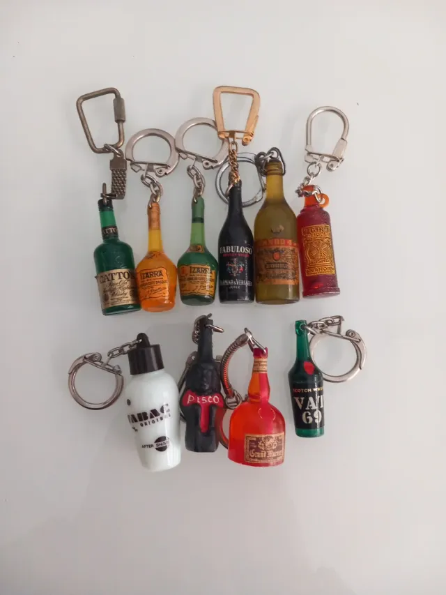 10 portachiavi per bottiglie di liquore di vecchia marca