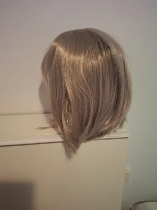 Peluca plateada estilo Bob