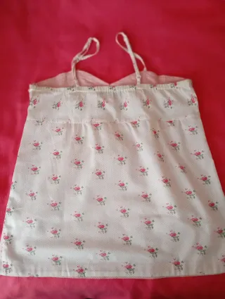 Camisola de alcinhas com padrão floral