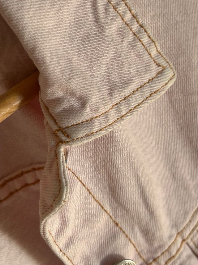 Chaqueta vaquera rosa Zara
