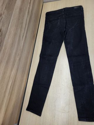 Pantalón Massimo Dutti negro elástico