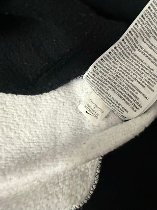 Sudadera Nike con bolsillo central tipo canguro 