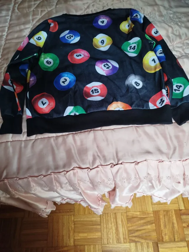 Sudadera con estampado de bolas de billar
Unisex