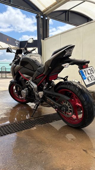 Kawasaki Z900 - Moto Deportiva