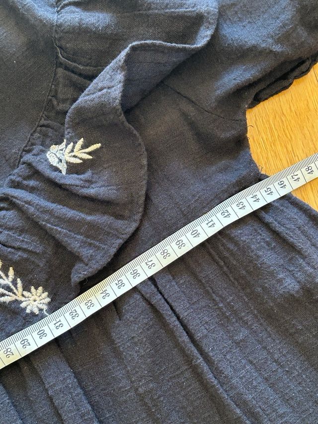 Vestido negro Zara bordado