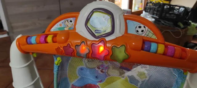 Porta calcio e centro attività Chicco