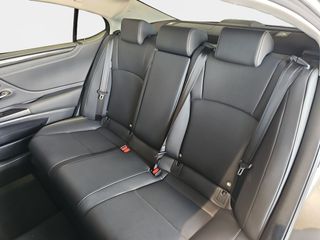 Lexus ES 2.5 300h Business