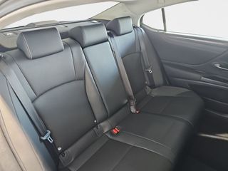 Lexus ES 2.5 300h Business