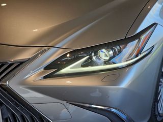 Lexus ES 2.5 300h Business