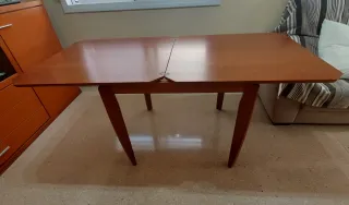Mesa de comedor plegable de madera