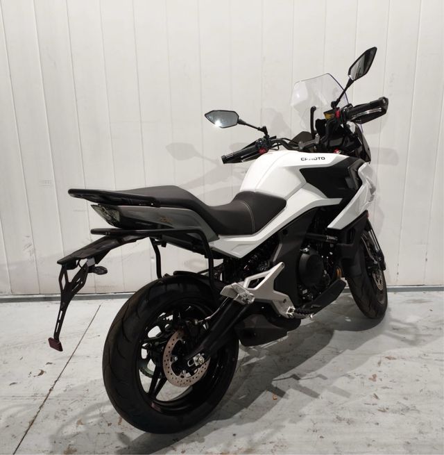 CFMOTO 700 MT
