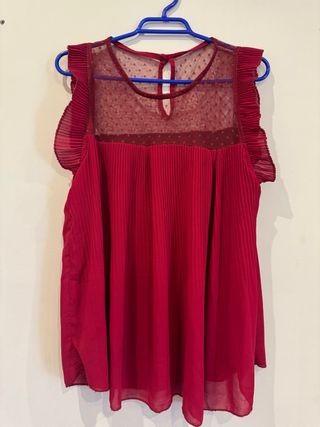 Camisa sin mangas granate con volantes