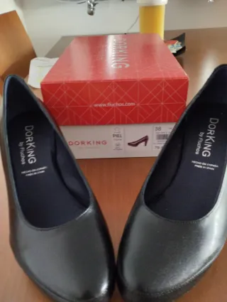 Zapatos de tacón negros tipo salón