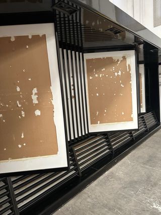 EXPOSITOR CORREDERO DE GRAN FORMATO CON ILUMINACIÓ