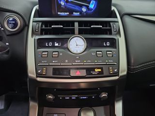 Lexus NX 2.5 300h Premium 2WD