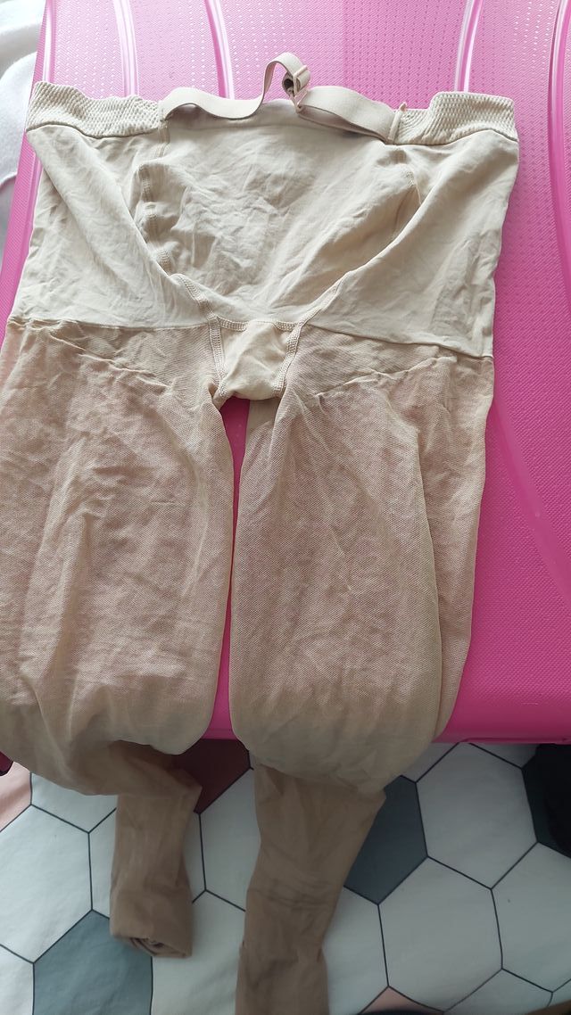 Medias premamá compresión beige  y negra