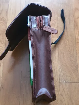 Funda Nintendo 3DS Zelda Marrón con palillos