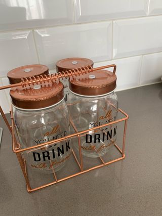 Set 4 Vasos Cerveza con Cesta Dorado