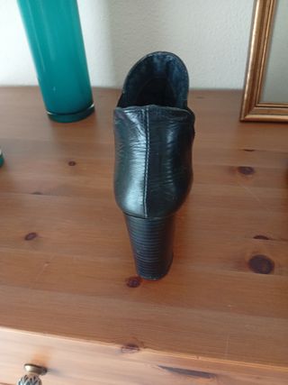 Botines de piel negros tacón