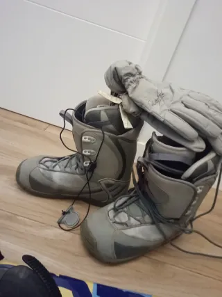 Botas de Snowboard y Guantes