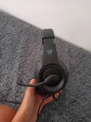 Auriculares gaming negros con luces led