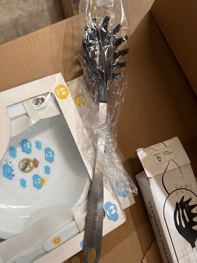 Real Madrid Juego Plato y Cubiertos + Cuchara