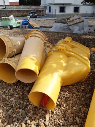 Torbas de escombros amarillas