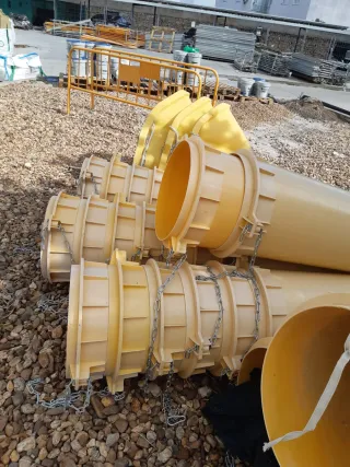 Torbas de escombros amarillas