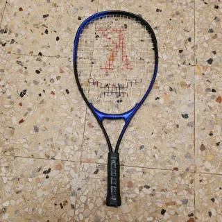 Raqueta de tenis azul