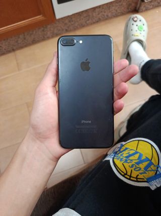 iPhone 7 Plus Negro + Funda Amarilla