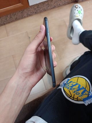 iPhone 7 Plus Negro + Funda Amarilla