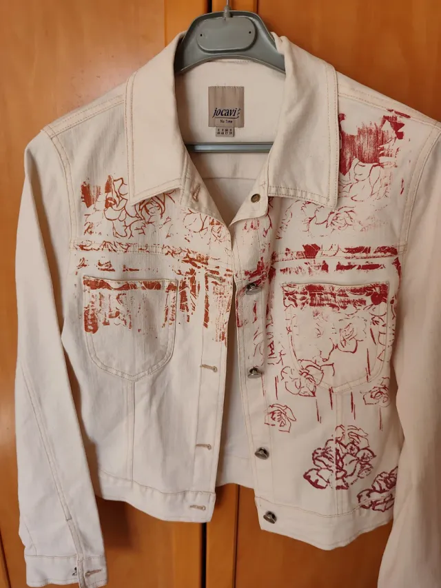 Chaqueta Jocavi blanca con estampado floral