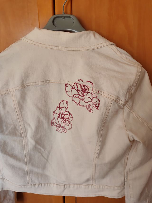 Chaqueta Jocavi blanca con estampado floral