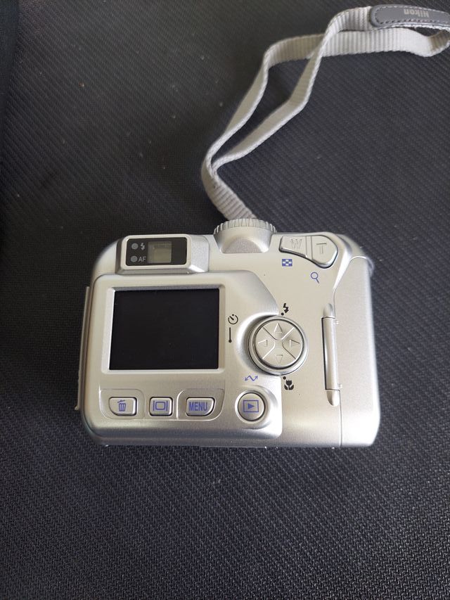 Fotocamera Nikon COOLPIX 2100 Silver