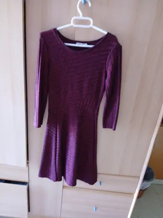 Vestido morado de manga larga