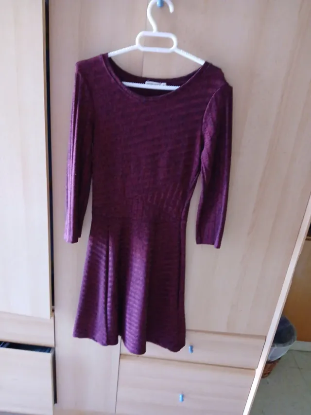 Vestido morado de manga larga