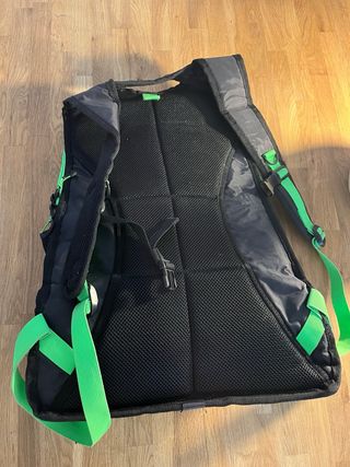 Mochila deportiva Arena negra y verde