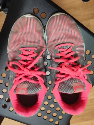 Tenis Nike Gris y Rosa
