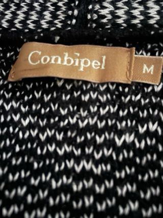 Mantella particolare nera e bianca