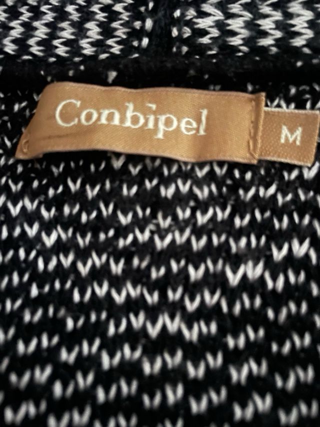 Mantella particolare nera e bianca