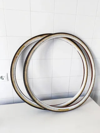 Par cubiertas 700x35B negro y blanco 28"