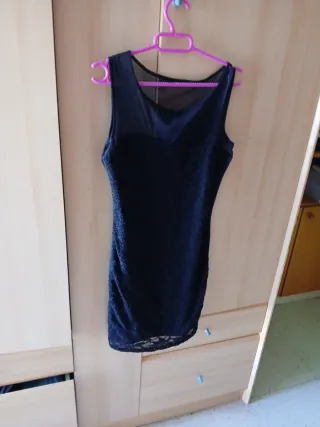 Vestido negro corto encaje y tul