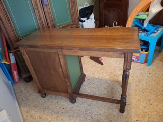 Escritorio madera/verde con cajones