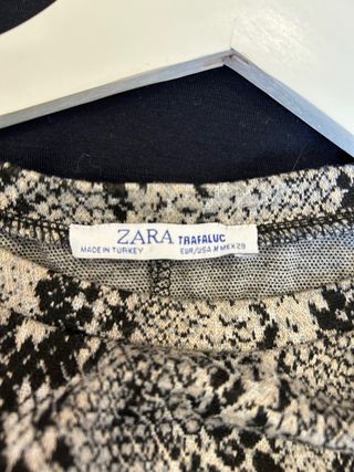Jersey Zara estampado serpiente